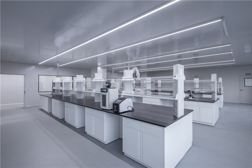 凈化車間裝修在設(shè)計(jì)和選擇設(shè)備時(shí)，要注意溫度和濕度的影響